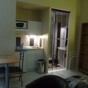 coin kitchenette
